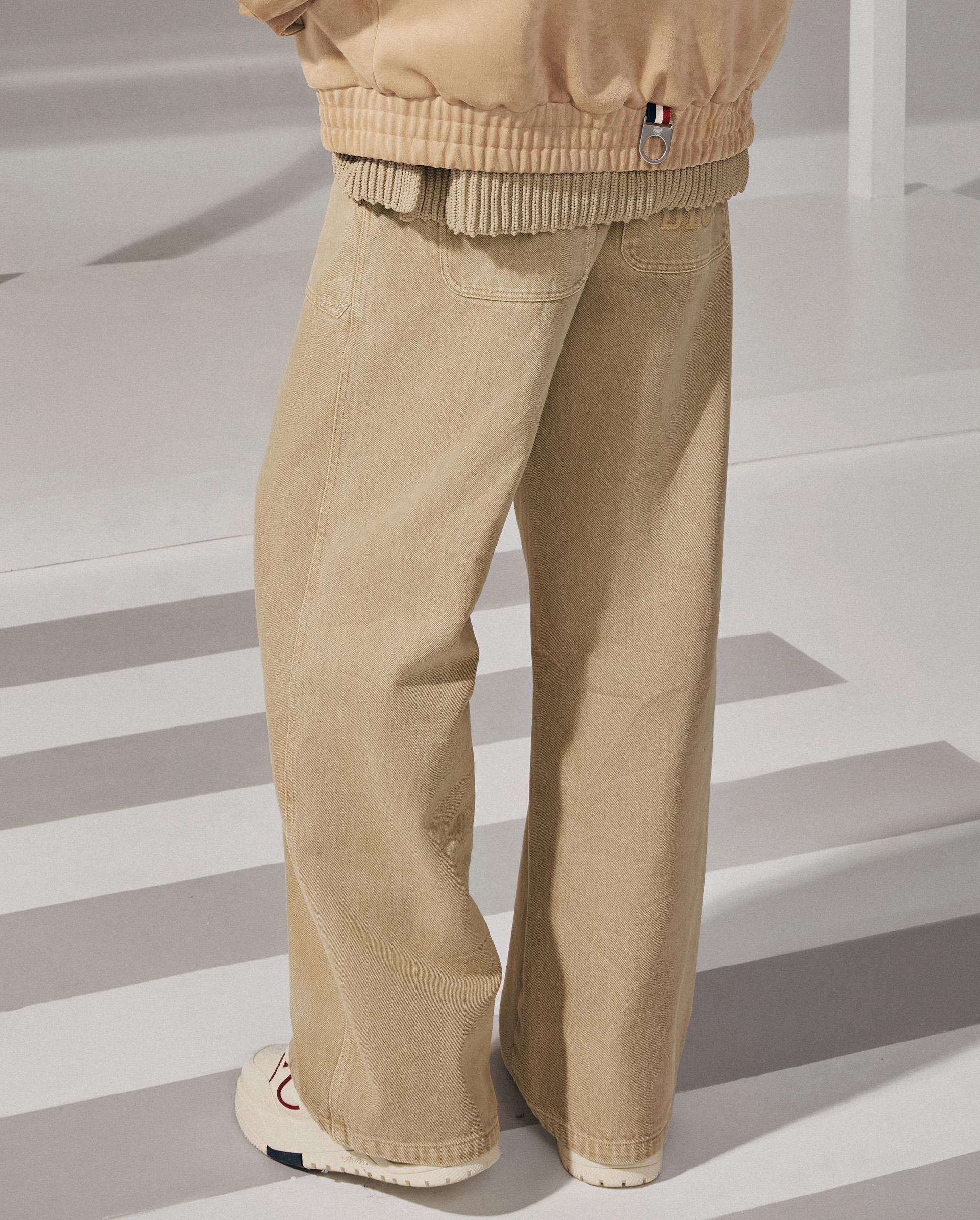 1011826-158 | MEN'S LOOSE FIT CARGO JEANS | MILK TEA - Image 2