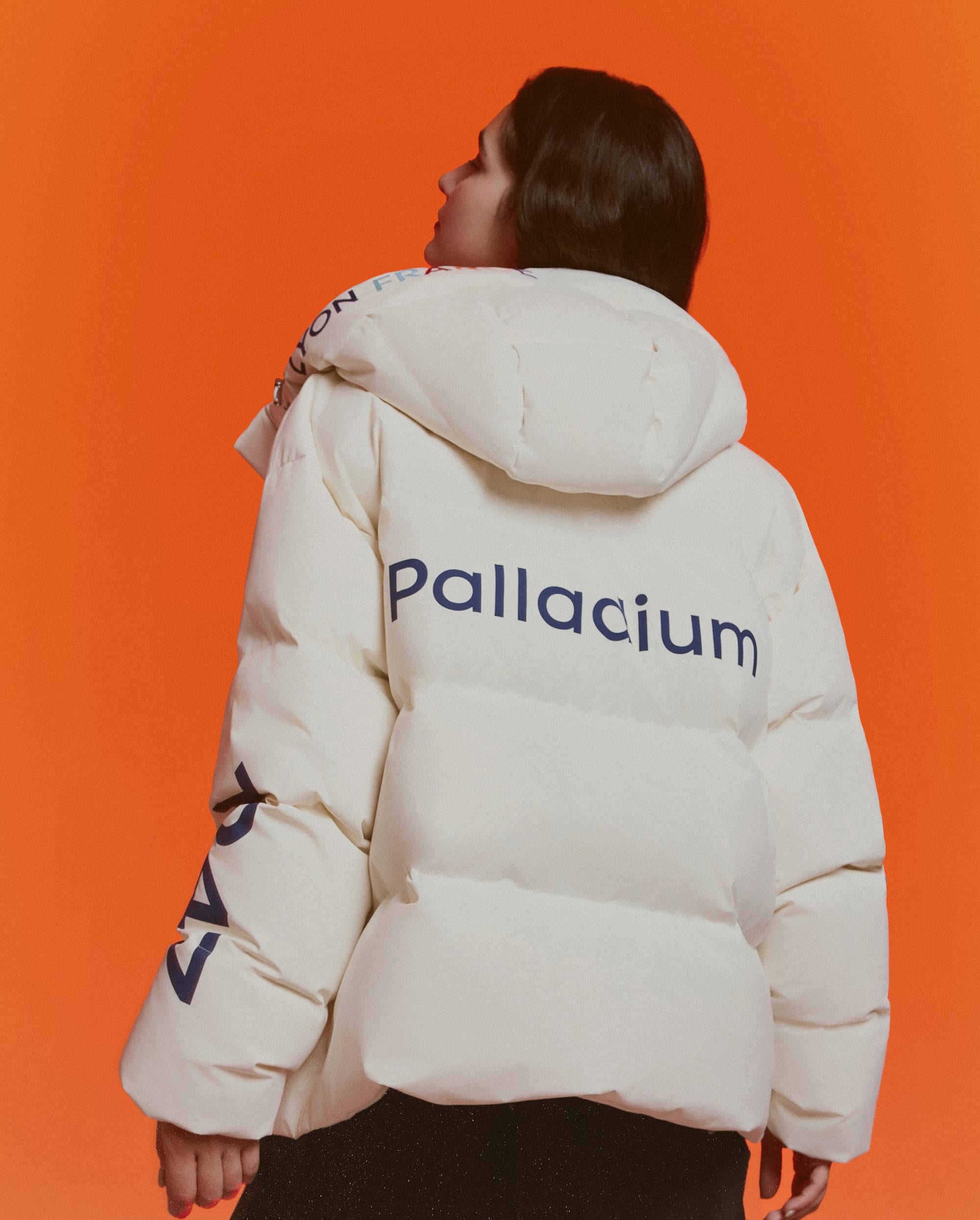 1011852-262 | MEN'S PALLADIUM LOGO HOODED DOWN JACKET | MARSHMALLOW - Image 2