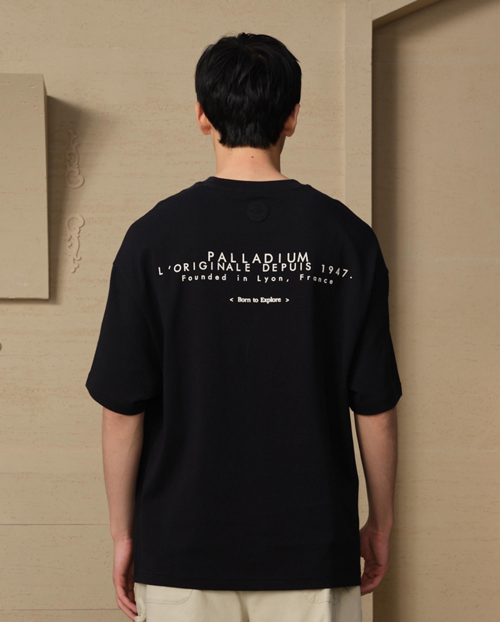 109650-032 | MEN'S IRIS THEME PRINTED LOOSE FIT COTTON T-SHIRT | TAP SHOE - Image 2