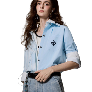 1912830-573 | WOMEN'S IRIS LOGO LOOSE FIT ASYMMETRICAL SHIRT | NANTUCKET BREEZE